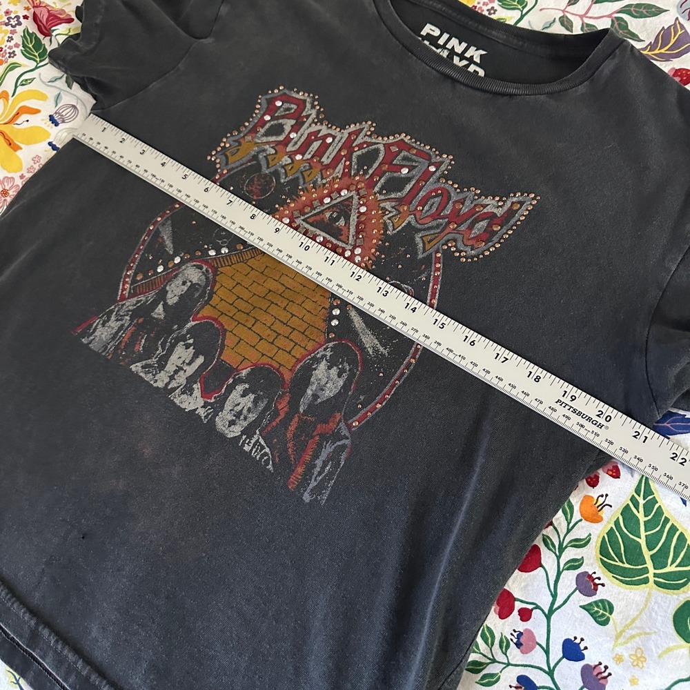 Lucky Brand Pink Floyd Studs Boyfriend Tee T-Shirt M Black Faded Rock Cotton - Picture 7 of 10
